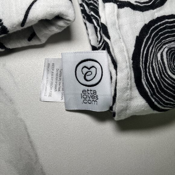 Etta Loves Organic Cotton Muslin Burp Cloths Black White Print *Lot of 2* 21x22 - Picture 2 of 13